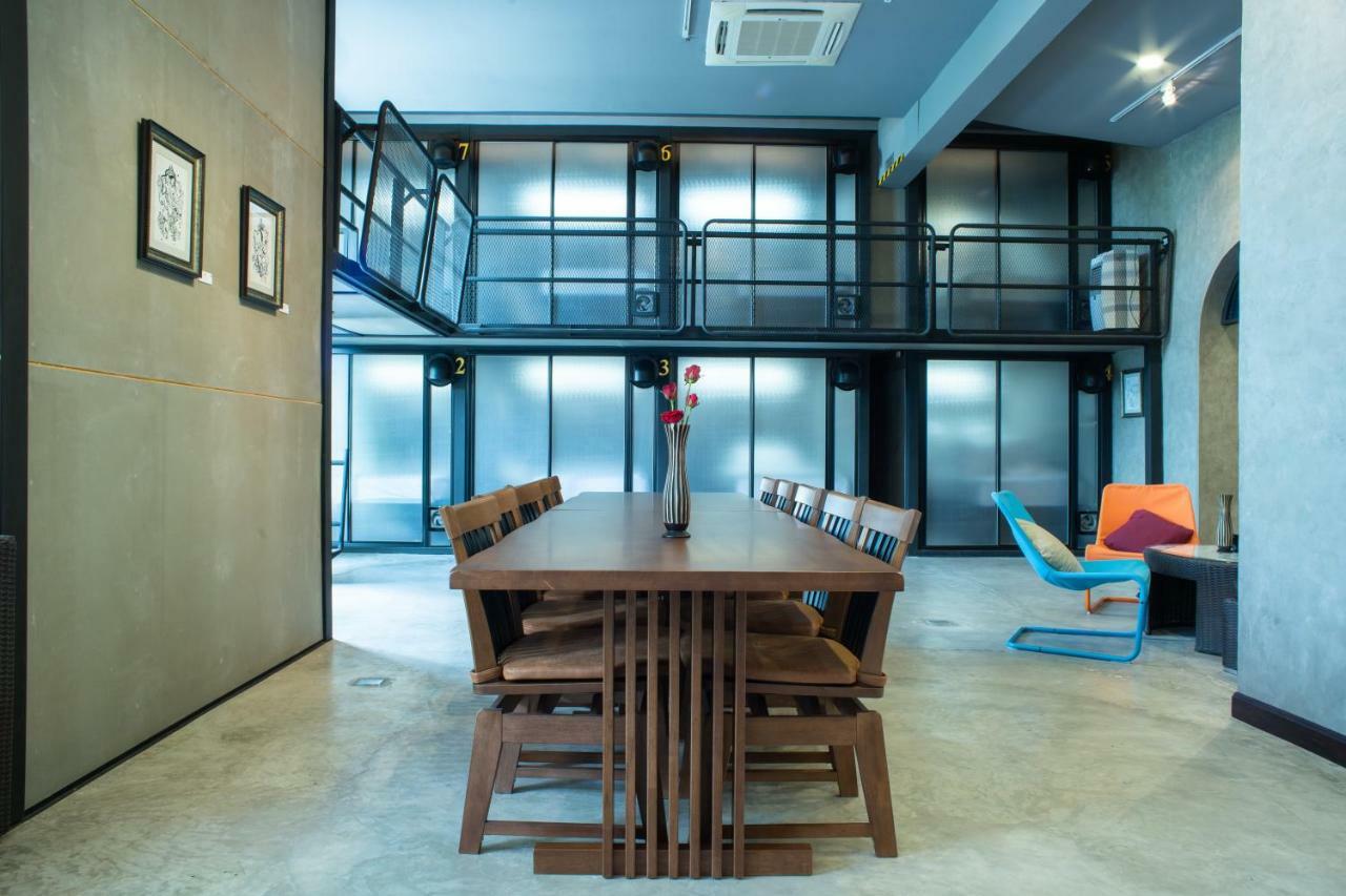 Third Rock Hostel Bangkok Eksteriør bilde